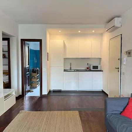 Xenia - 3 In Via Tunisia 8 *