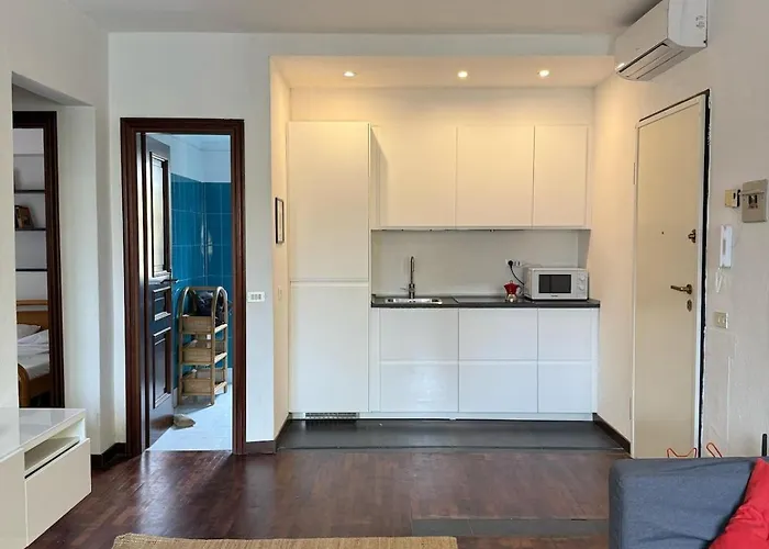 Xenia - 3 In Via Tunisia 8 *